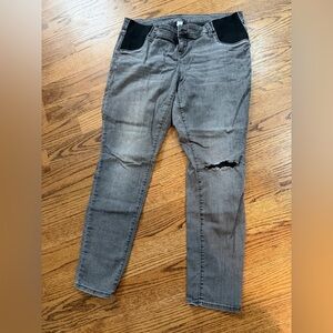 Old Navy Gray Skinny Jeans with Knee Rip